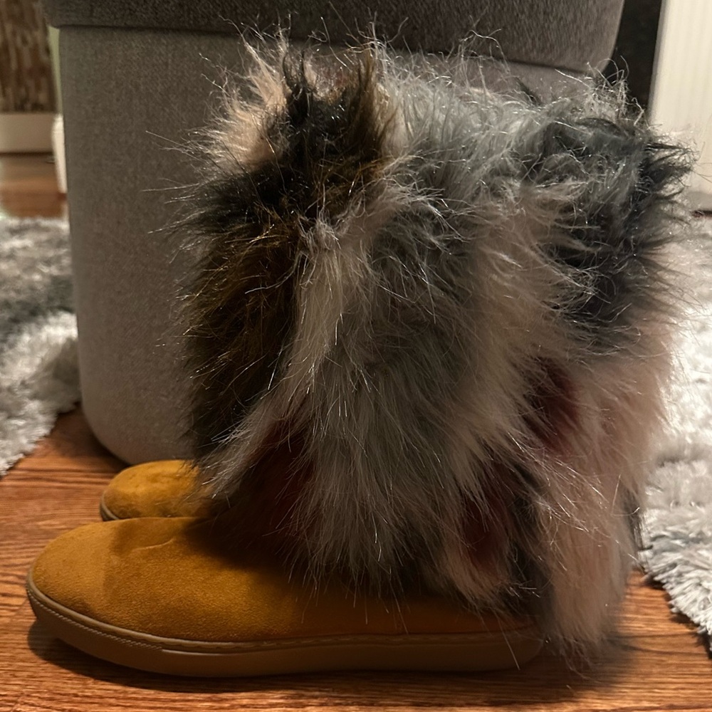 Multicolor faux fur boots